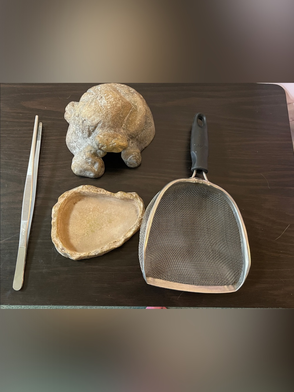 Reptile Habitat Accessory Kit — Brown Stone Hide, water dish , tongs ,scoop